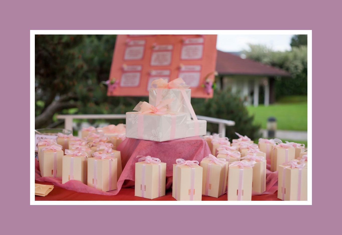 Überraschungen in den zarten rosa Verpackungen im Shabby Chic Stil