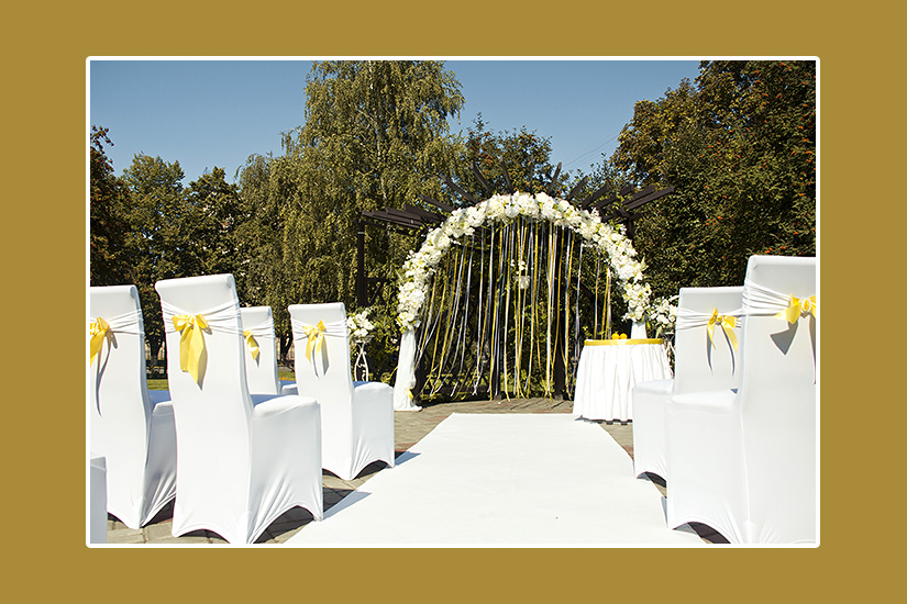 Gelbe Hochzeit im Freien