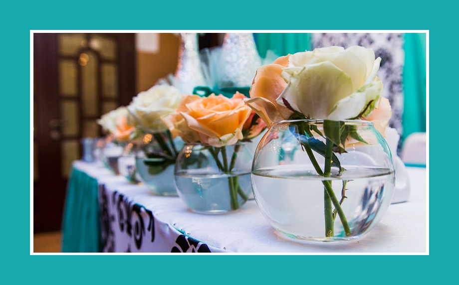 Blumendeko im Glas